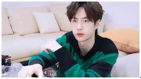 娱乐圈吃瓜爆料王一博,娱乐圈风云再起，揭秘他的神秘生活